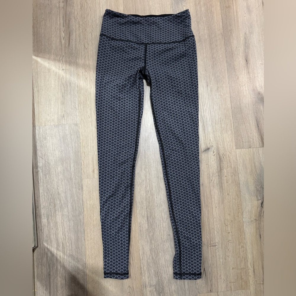 Victoria's Secret Black Patterned Sport Leggings
